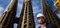 : Jordi Faul e' il nuovo architetto della Sagrada Familia -   Cambio generazionale alla testa dei lavori per il completamento della cattedrale la cui prima pietra e' stata posata nel 1882. Faul sostituisce Jordi Bonet i Armengol, in carica dal 1985