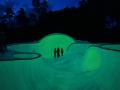 design: Lo skate park fosforescente nella foresta -   Dall'artista Koo Jeong-A, una struttura funzionale che puo' essere utilizzata anche al buio, senza bisogno di illuminazione artificiale