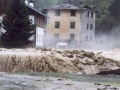 idrogeologia: Le misure per difendere l'Italia da frane e alluvioni, secondo Clini -   In una lettera a Bruxelles, il ministro stima in 40 miliardi di euro in 15 anni i costi per gli interventi necessari alla messa in sicurezza...