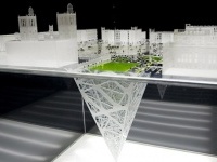 La piramide capovolta e sottoterra 
