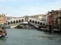 manutenzione: E' partito il restauro del Ponte di Rialto -   Tra pochi giorni verranno installati novanta sensori che registreranno per un anno gli spostamenti del ponte, mentre verranno realizzate le indagini geotecniche e ripuliti i graffiti 