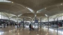 Strutture: Queen Alia, l'aeroporto 'espandibile' di Foster + Partners - Dopo cinque anni di lavori inaugurato uno scalo cruciale del Medio Oriente, pensato dal megastudio come un omaggio all'architettura e all'ambiente locale 