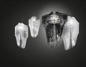 Illuminazione: Al Salone del Mobile le 'sculture pendenti' di Zaha Hadid - A Euroluce in scena 