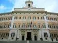 varie: Sblocco dei debiti della pubblica amministrazione: ok della Camera al decreto -   Il provvedimento, che mette in circolo 40 miliardi di euro, e' stato approvato con 450 si' e passa ora al Senato
